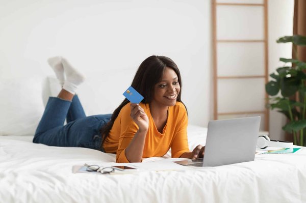 Quels sont les différents types de cartes prépayées Card Veritas disponibles ?