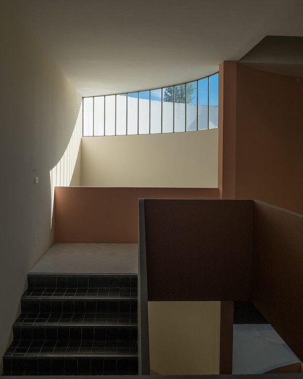 Quelles sont les principales menaces auxquelles le secteur de l'immobilier est confronté ?